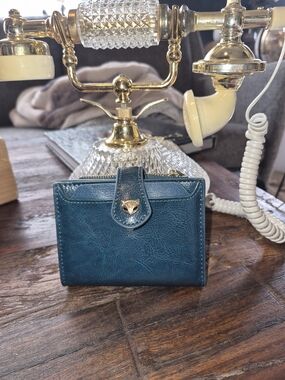 Fox Love Teal Leather Compact Wallet with Fox Emblem